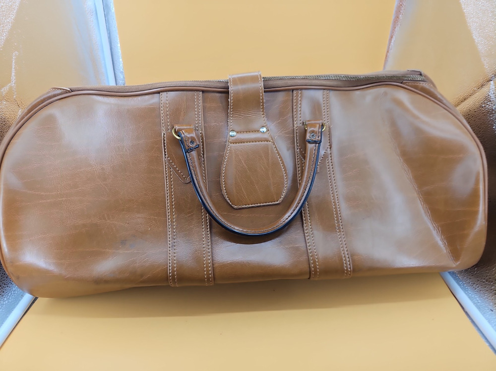 Vintage 70's Tan Leather Duffel Bag Weekend Travel Carry On Brown 33"x11x11"
